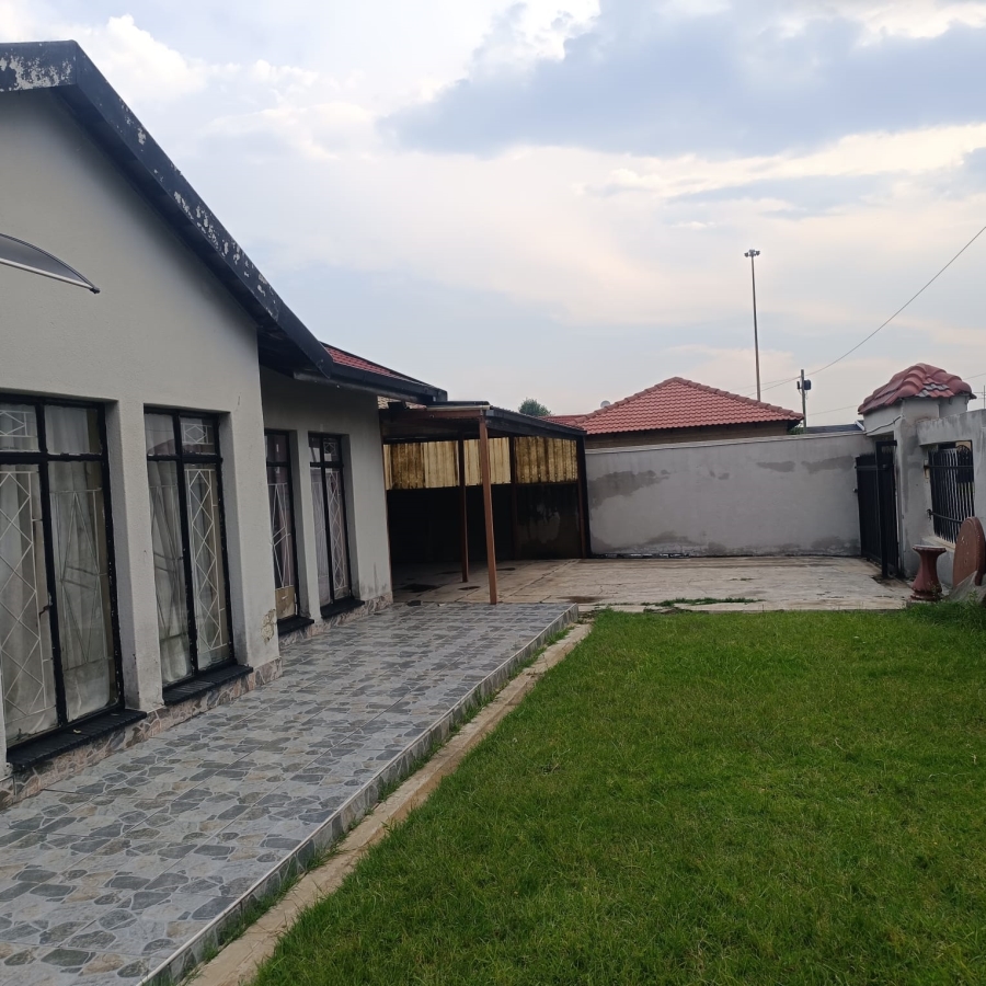 3 Bedroom Property for Sale in Zamdela Free State